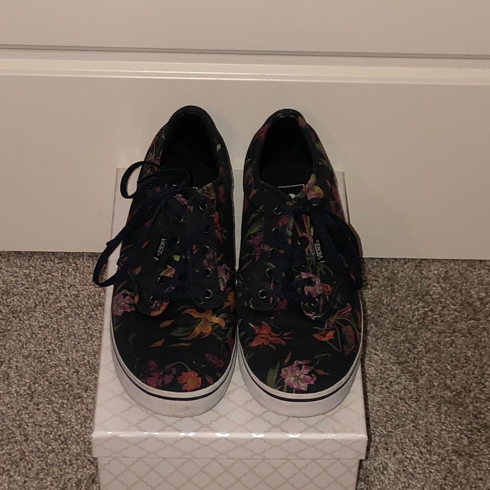 Navy floral lace up Vans, size 9.5, great shape!